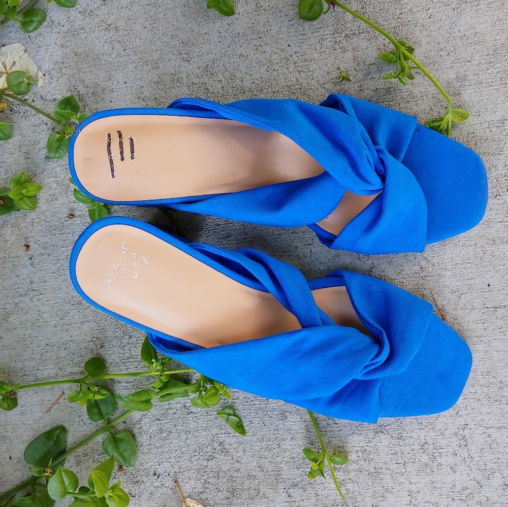 A New Day "Adina" Cobalt Blue Slip on Heels 8.5 - Picture 6 of 7